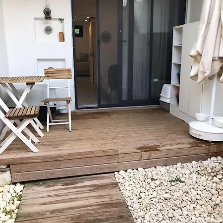 아파트 Apart, Yahsi Sahiline Yakin Ortakent'te Merkezi Konumda