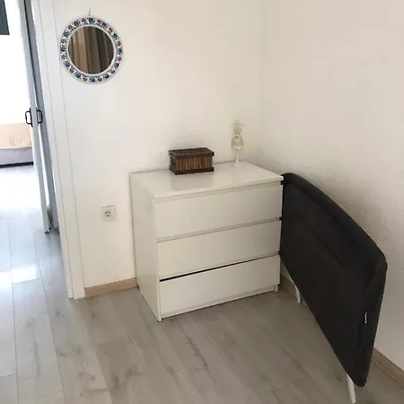 Apart, Yahsi Sahiline Yakin Ortakent'te Merkezi Konumda 아파트 *
