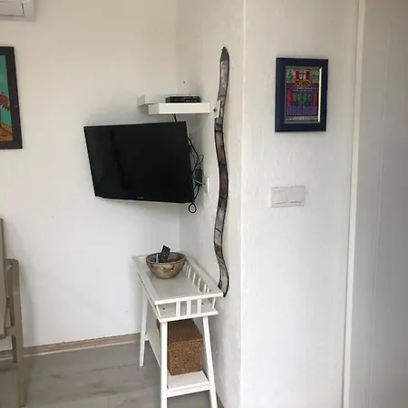 Apart, Yahsi Sahiline Yakin Ortakent'te Merkezi Konumda 아파트