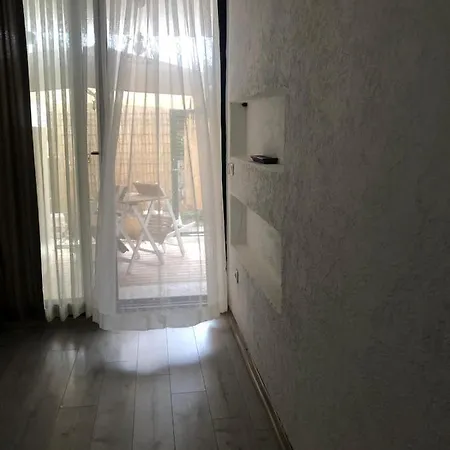 아파트 Apart, Yahsi Sahiline Yakin Ortakent'te Merkezi Konumda Bodrum